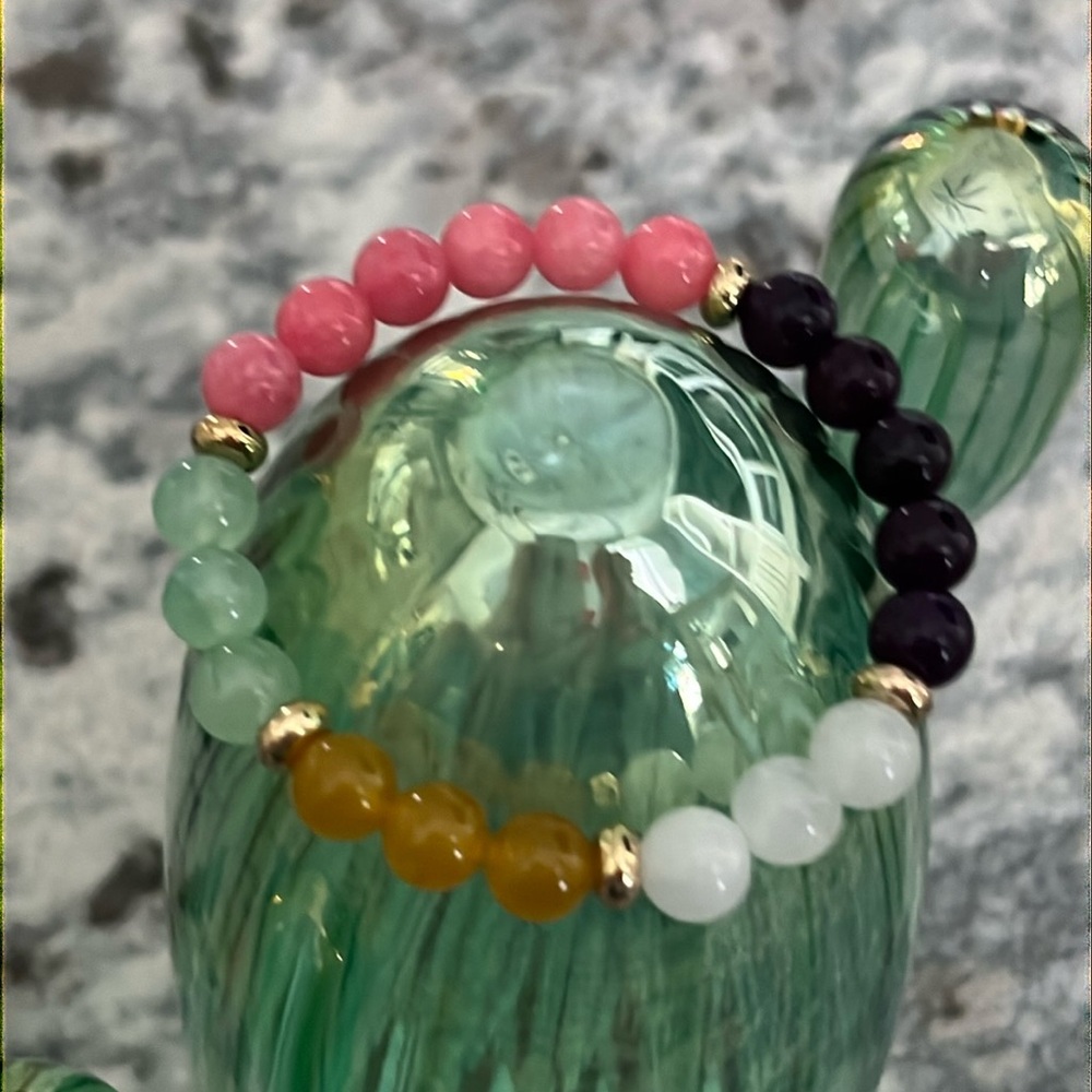 Rhodochrosite, Amethyst, Clear Quartz, Flourite, & Citrine Stretch Bracelet - Picture 1 of 5